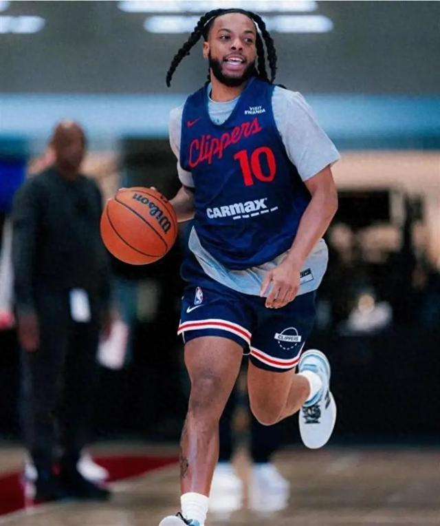 kaiyun-快船有他能加把劲！做好1转变不做“哈登替身” 1优势不逊小卡|加兰|詹姆斯·哈登|骑士|伦纳德|季后赛_新浪体育_新浪新闻